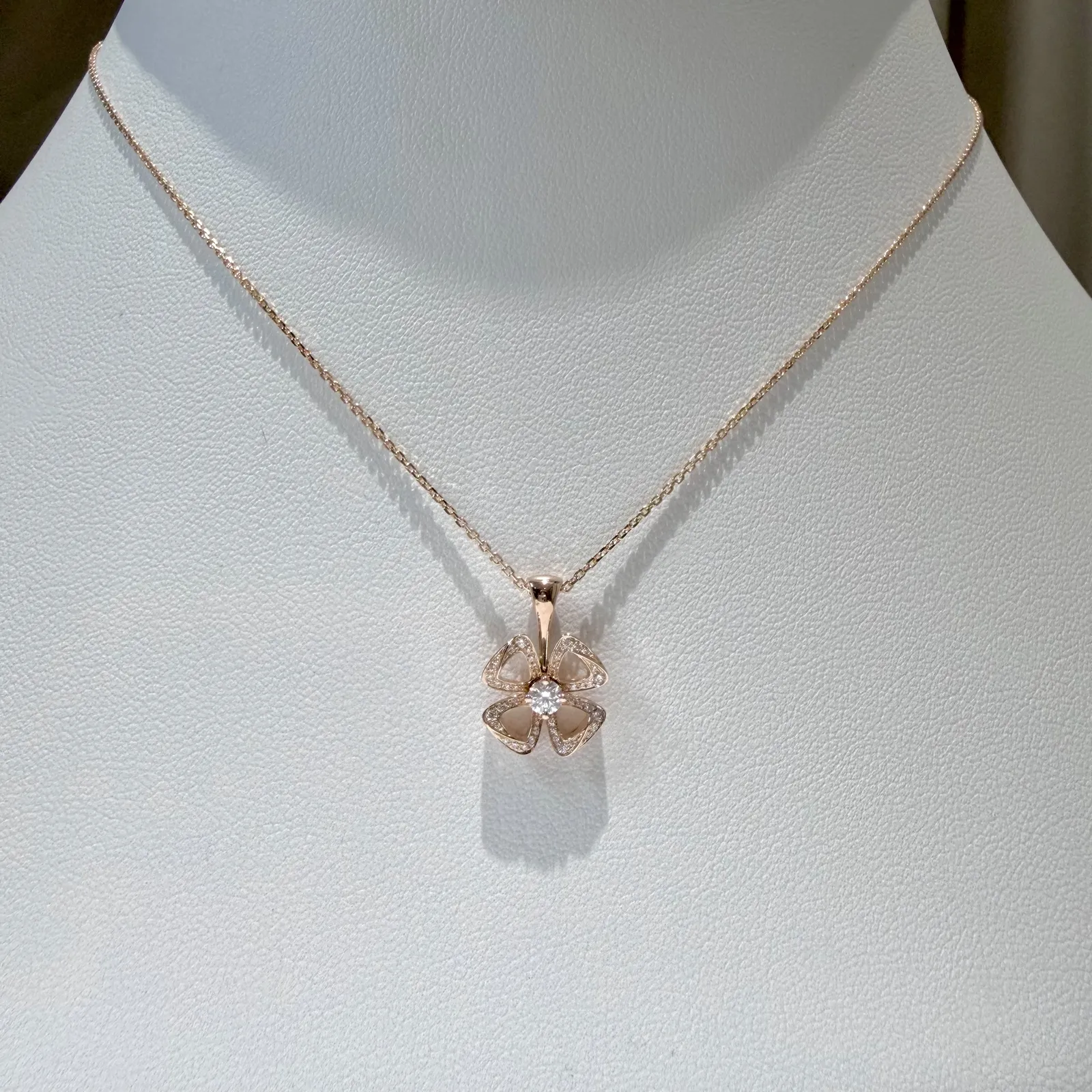 สร้อยคอ Bvlgari Fiorever Necklace Mini Rose Gold 18K Diamonds