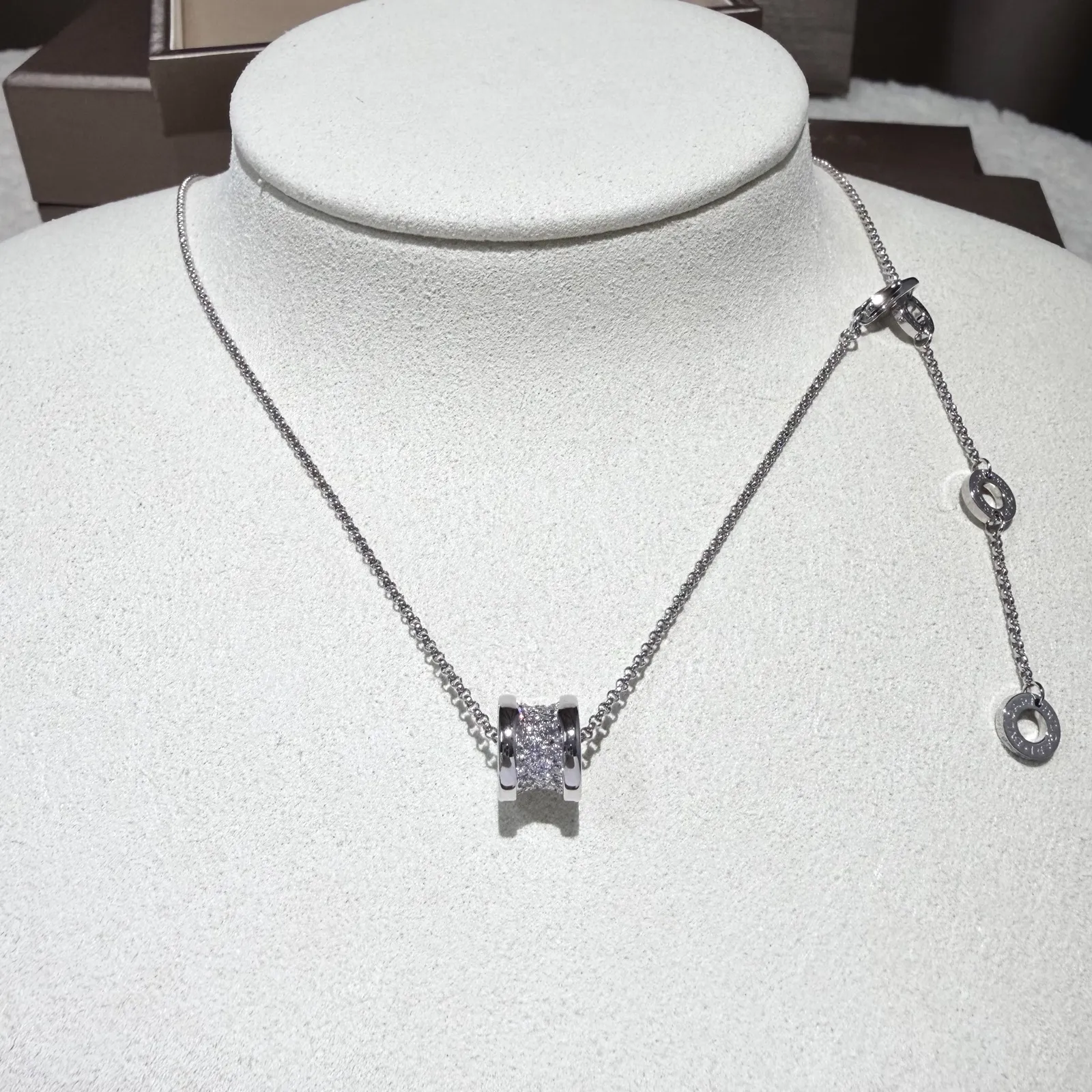 สร้อยคอ Bvlgari Mini B.zero1 Necklace White Gold 18K Diamond Paved