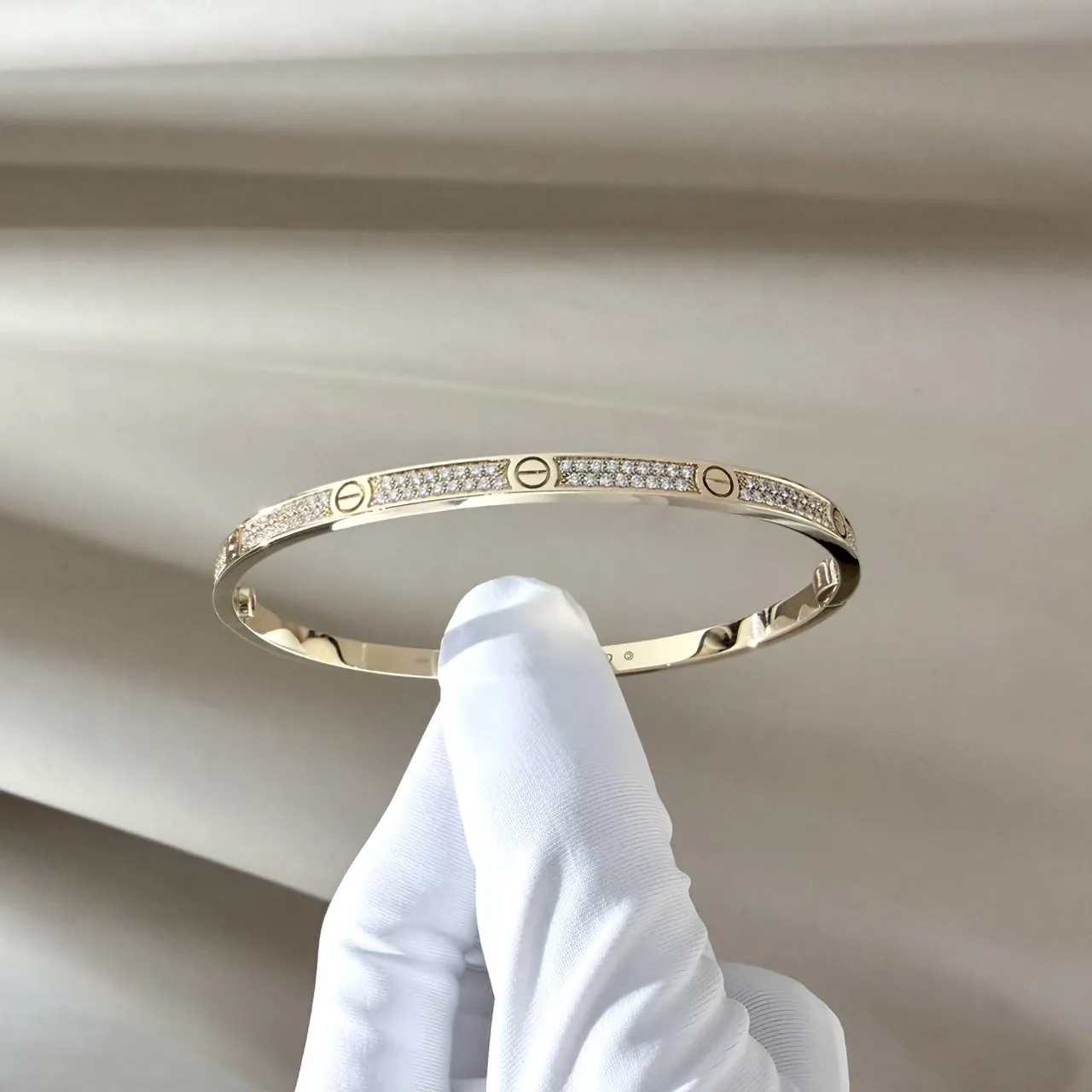 กำไลและสร้อยข้อมือ Cartier Love Bracelet SM แบบบาง Yellow Gold 18K Diamonds Paved Size 18