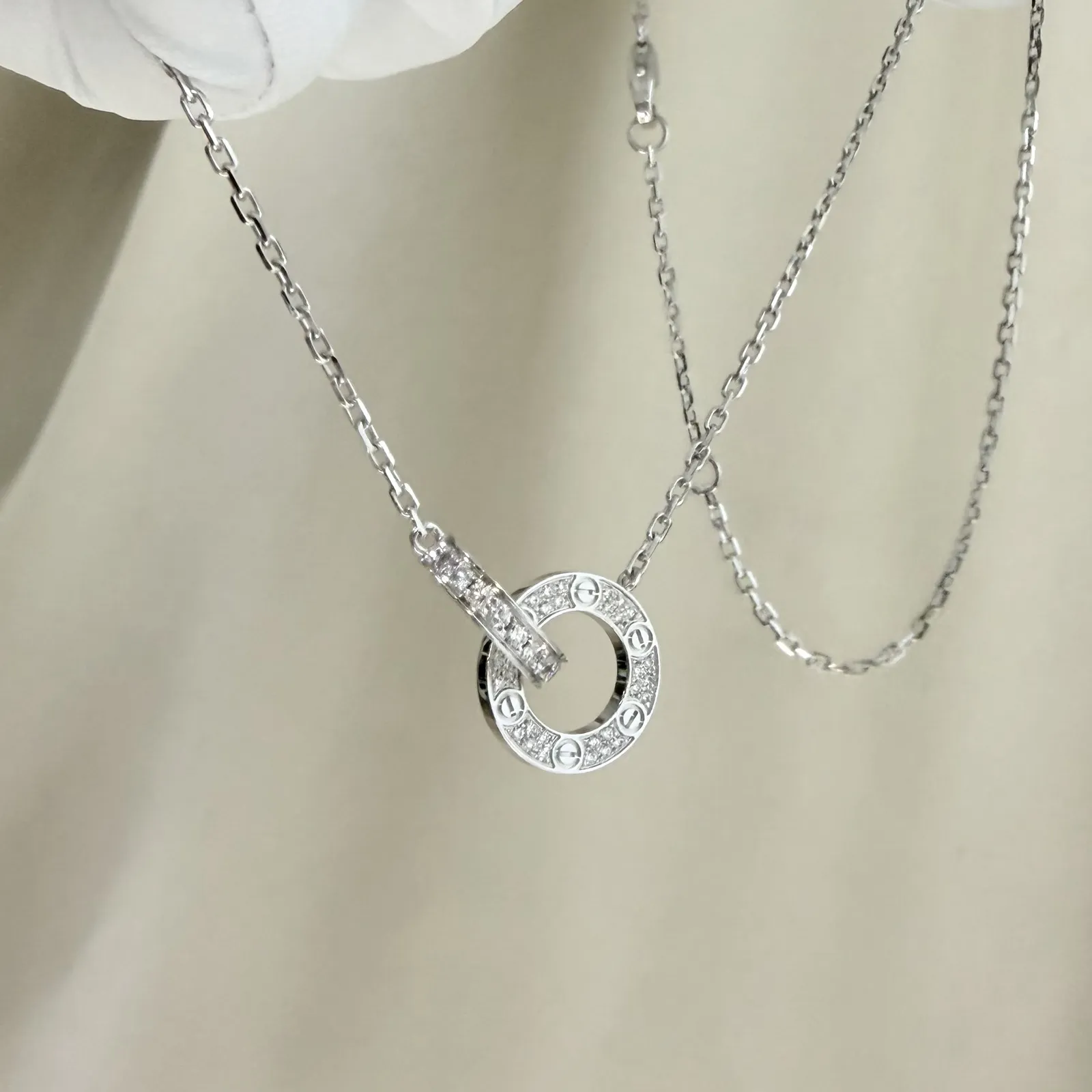 สร้อยคอ Cartier Love Pendant White Gold 18K Diamonds 0.30ct