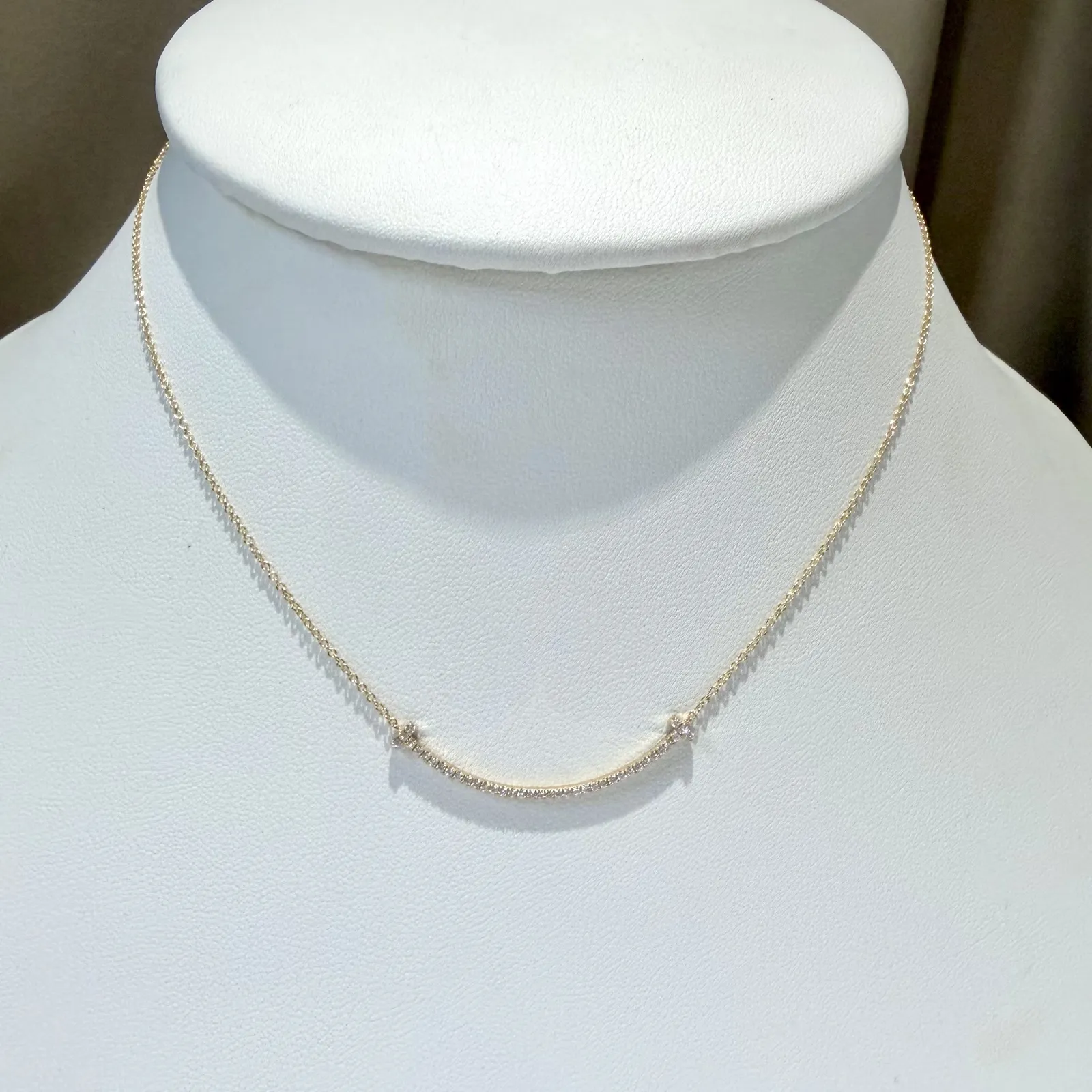 สร้อยคอ Tiffany & Co. T Smile Necklace Small Yellow Gold 18K Diamonds
