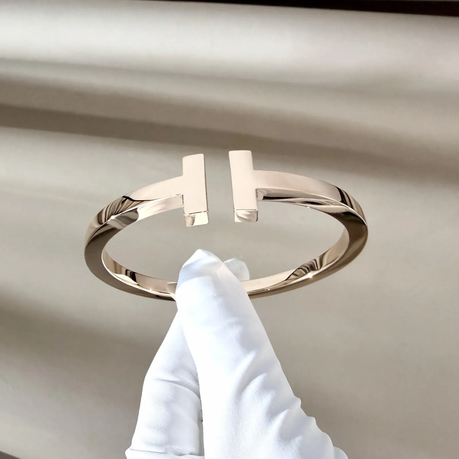 กำไลและสร้อยข้อมือ Tiffany & Co. T Square Bracelet Rose Gold 18K Size L