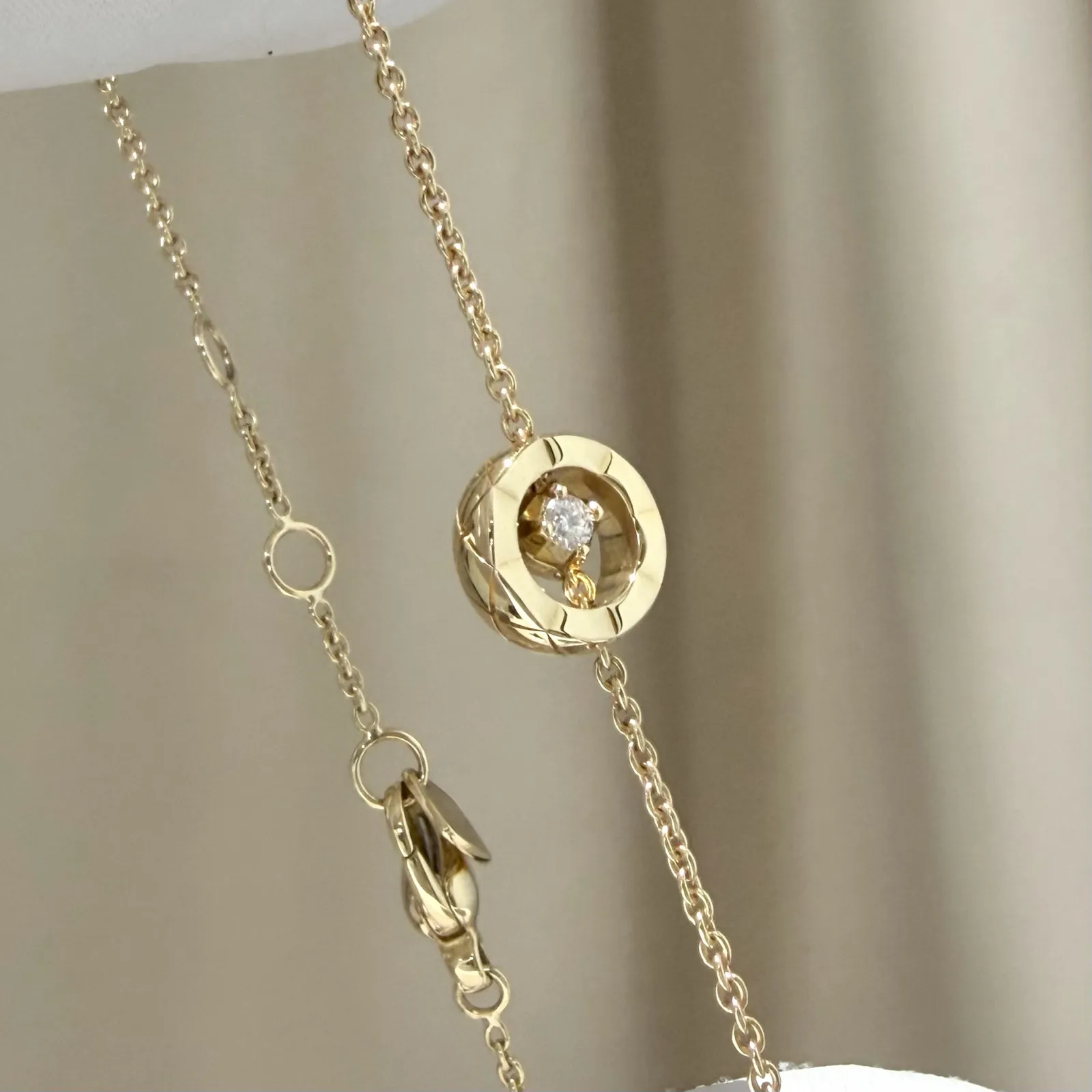 กำไลและสร้อยข้อมือ Chanel Coco Bracelet Yellow Gold 18K Diamonds
